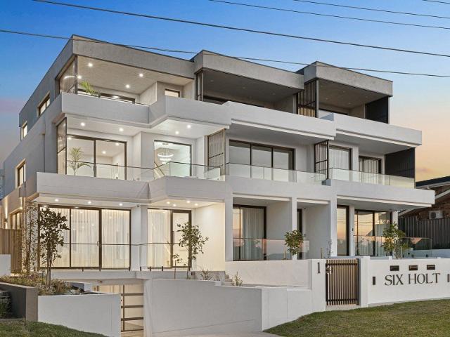 Townhouse for sale in Sutherland, New South Wales
