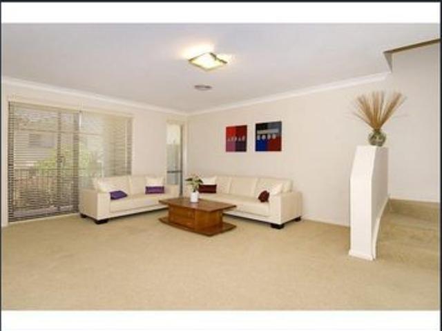 Townhouse for rent in Sydney, New South Wales