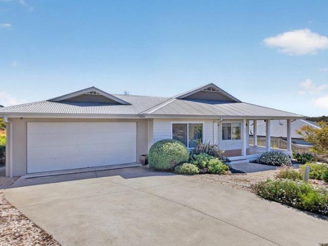 House for sale in Lake Bunga, Lakes Entrance