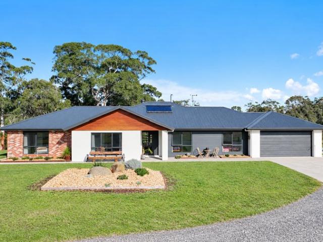 Cottage for sale in Buffalo, Shire of South Gippsland