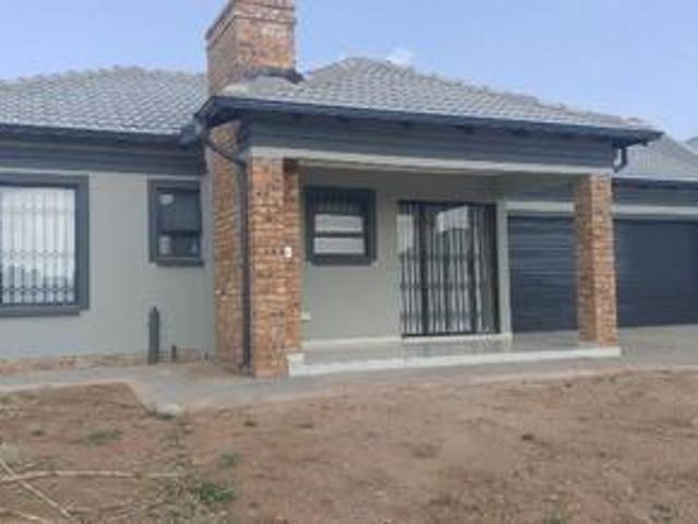 Townhouse for sale in Waterkloof, Gauteng
