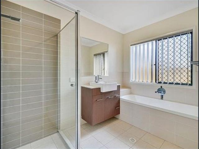 House for rent in Spring Mountain, Greater Brisbane