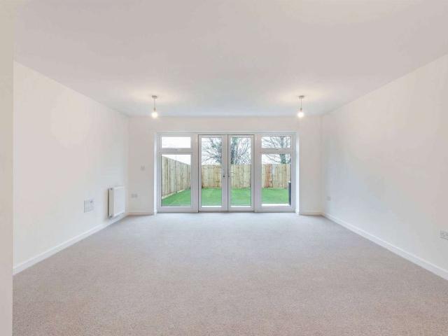 Apartment for rent in Broadwater Down, Sandown Park