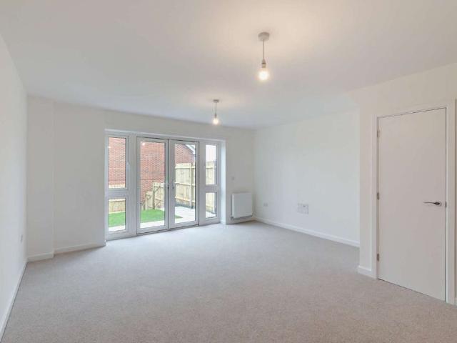Apartment for rent in Broadwater Down, Sandown Park