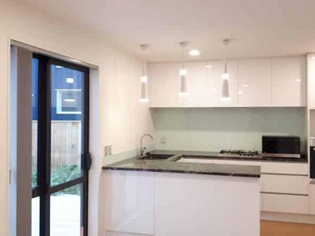 House for rent in Paremoremo, Oroua County