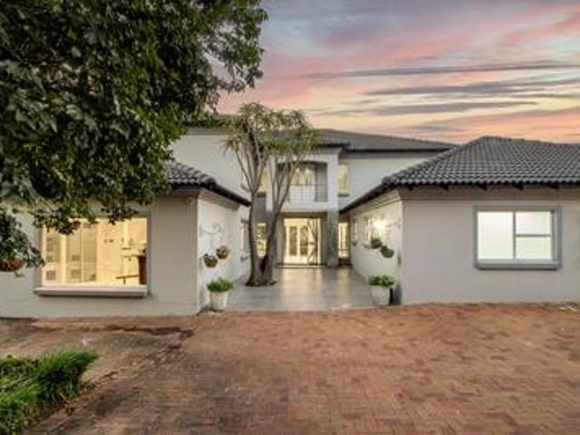House for sale in Crowthorne, City of Johannesburg Metropolitan Municipality
