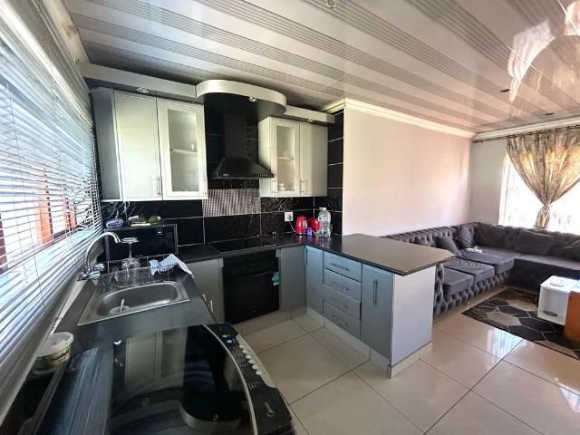 Apartment for sale in Vosloorus, Gauteng