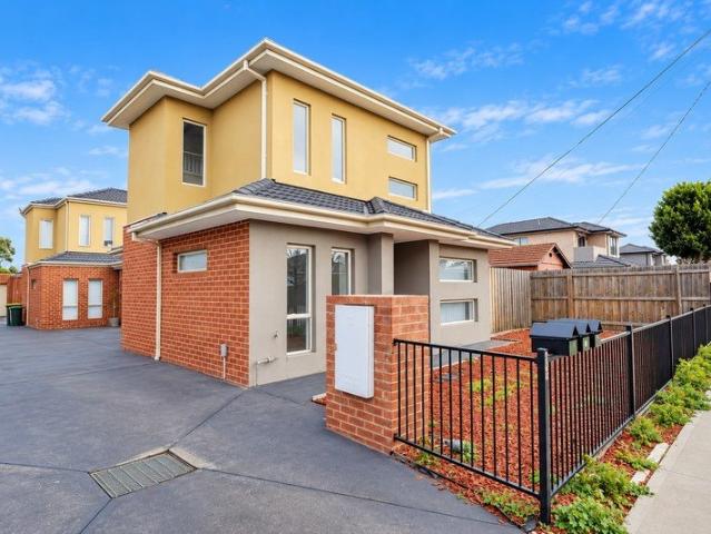 Townhouse for sale in Broadmeadows, Melbourne