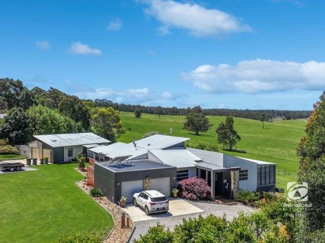 House for sale in Swan Reach, Victoria