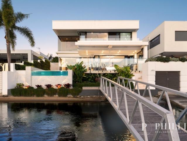 House for sale in Surfers Paradise, Gold Coast City