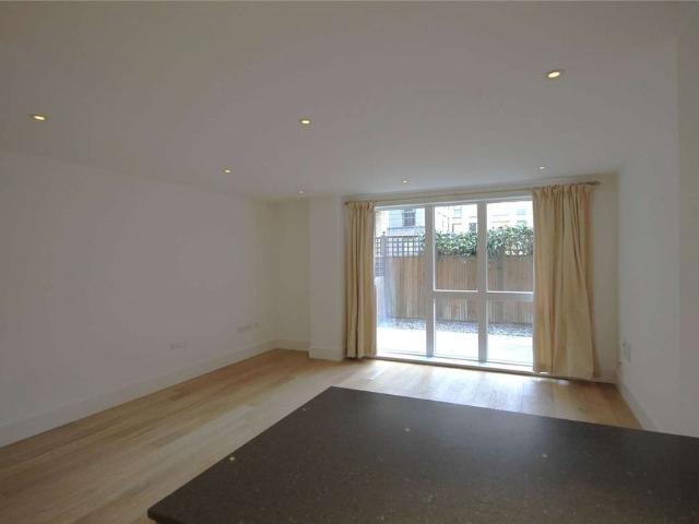 Studio for rent in Petersfield, Cambridge