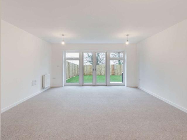 Apartment for rent in Broadwater Down, Sandown Park