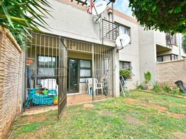 Apartment for sale in Vosloorus, Gauteng