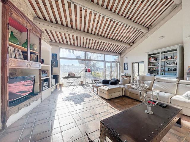 Maison vente à Arles, Mollégès