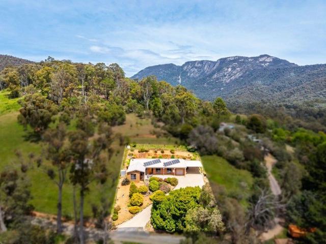 House for sale in Porepunkah, Victoria