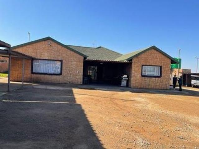 House for sale in Mohlakeng, Gauteng