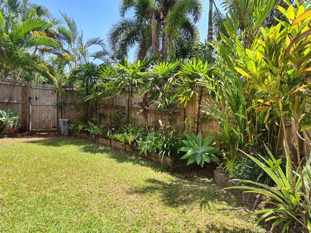 Townhouse for sale in Redlynch, Queensland