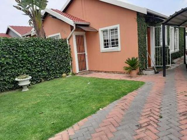 Townhouse for rent in Ekurhuleni, Gauteng