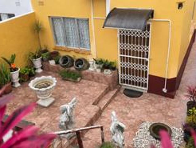 House for sale in Chatsworth, Kwazulu-natal