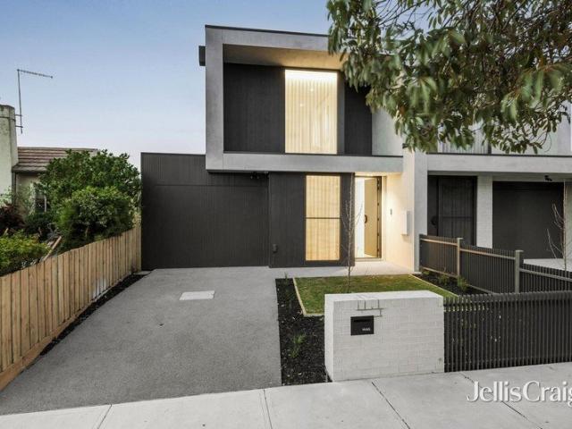 Townhouse for sale in Bentleigh East, Melbourne