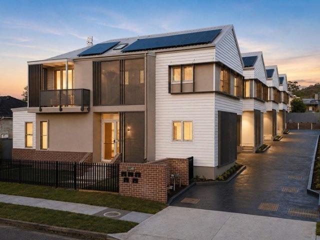 Townhouse for rent in Warners Bay, Newcastle-Maitland