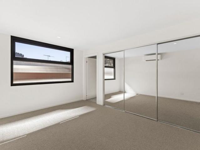 Townhouse for rent in Carlton North, Melbourne
