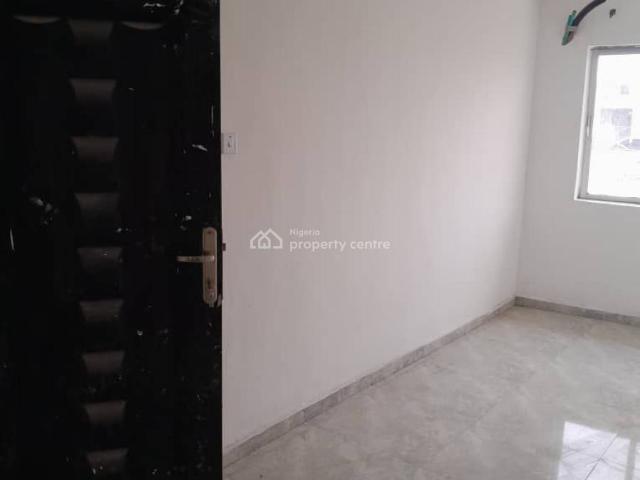 Flat for rent in Surulere, Oyo