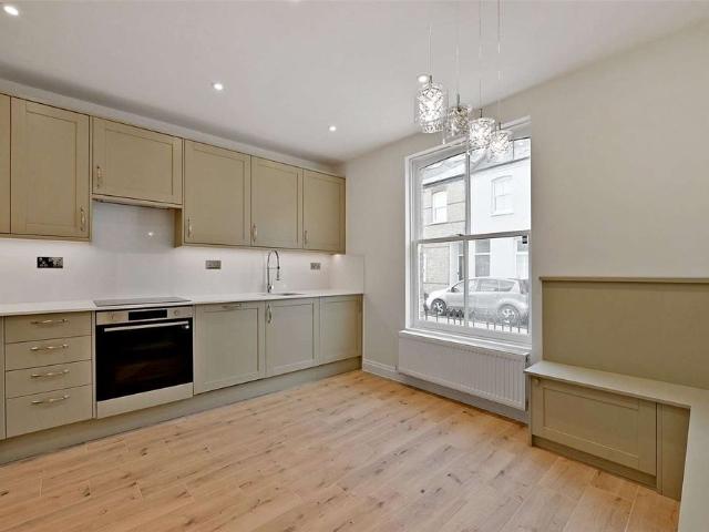 House for rent in Clewer Village, Windsor