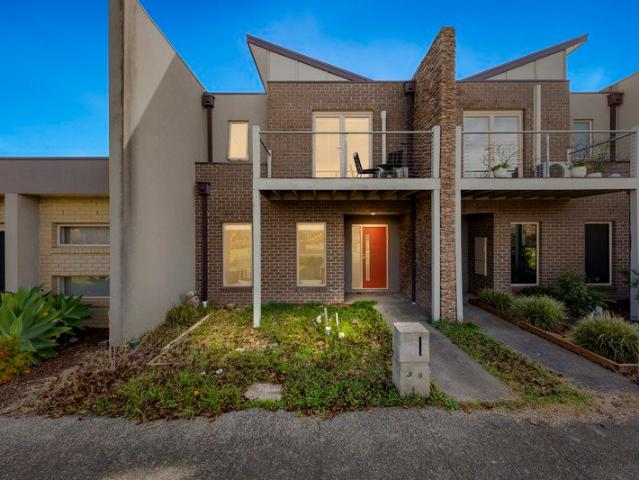 Townhouse for sale in Camerons Creek, Victoria