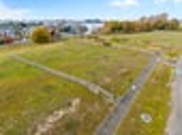 Land for sale in Canterbury