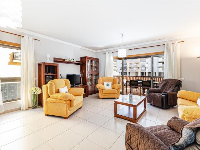 Apartamento venda em Armação De Pêra, Faro