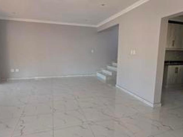 Townhouse for sale in Mt Edgecombe, Kwazulu-natal