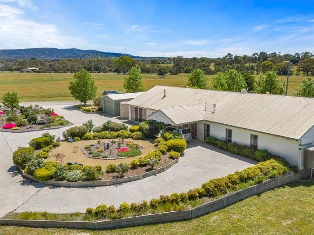 House for sale in Great Western