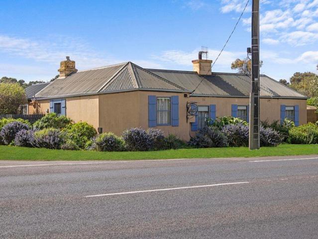 House for sale in Illowa, Victoria