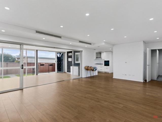 Duplex for rent in Sydney, New South Wales