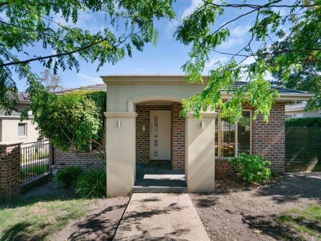 Townhouse for rent in Doncaster East, Melbourne