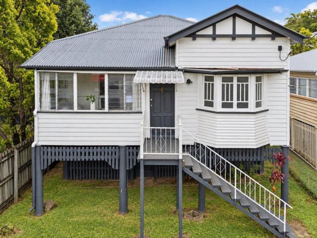 House for sale in Holland Park, Greater Brisbane