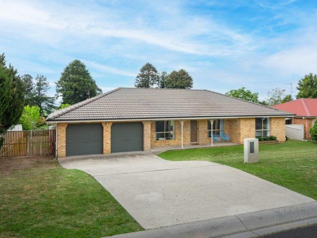 House for sale in Llanarth, Bathurst