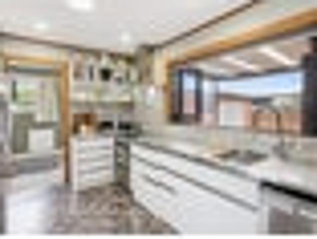 House for sale in Chaslands, Canterbury