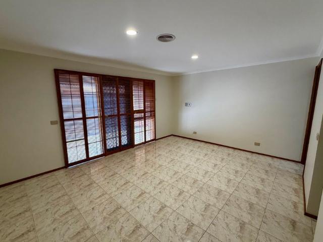 House for rent in Taylors Lakes, Melbourne