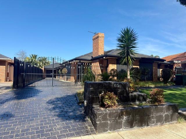 House for rent in Taylors Lakes, Melbourne