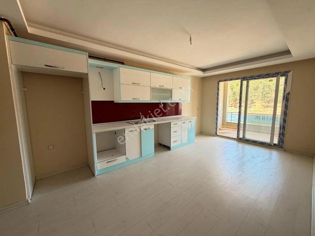 Tire, İzmir içerisinde satılık mülk
