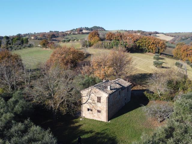 Casa in vendita a Colli al Metauro, Marche