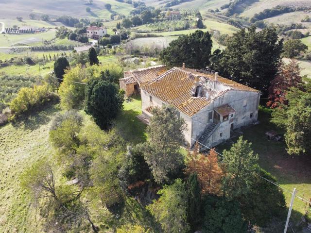 Casa in vendita a Larderello, Toscana