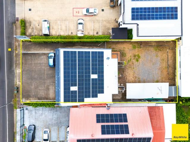 Office for sale in Cairns, Queensland