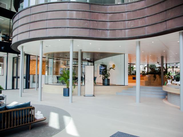 Bedrijfspand te huur in Zuid, Amsterdam