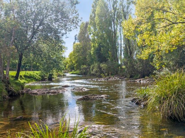 Cottage for sale in Howes Creek, Victoria