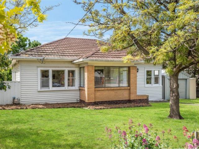 House for sale in Manifold Heights, Geelong