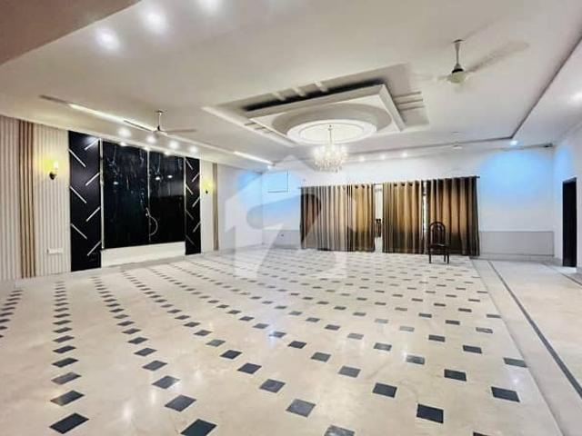 House for sale in Faisalabad, Islamabad Capital Territory