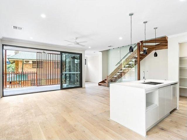 Townhouse for rent in Kelvin Grove, Greater Brisbane